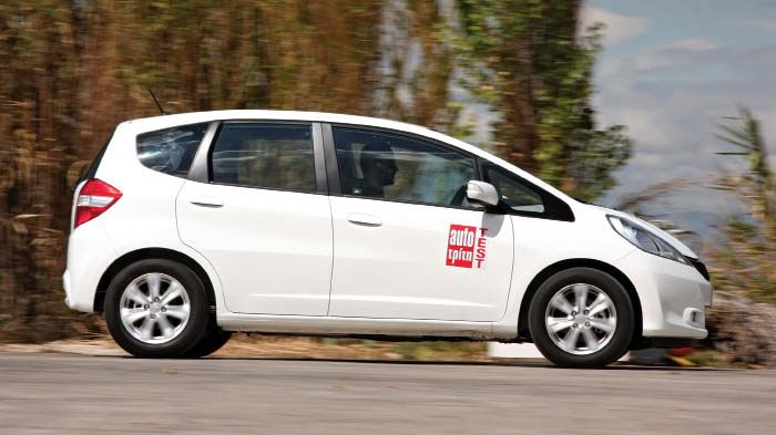 Το Honda Jazz παρά τον όγκο του είναι ευχάριστο στην οδήγηση χάρη στο άμεσο τιμόνι και τα αυξημένα όρια πρόσφυσης.